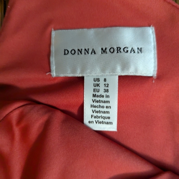 🆕 NWOT pink v-neck Donna Morgan midi length sheath with back slit - Picture 9 of 10